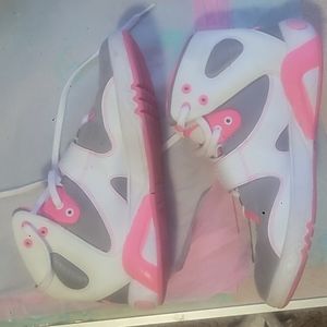 Women's Adidas roundhouse mid 👟 sneakers